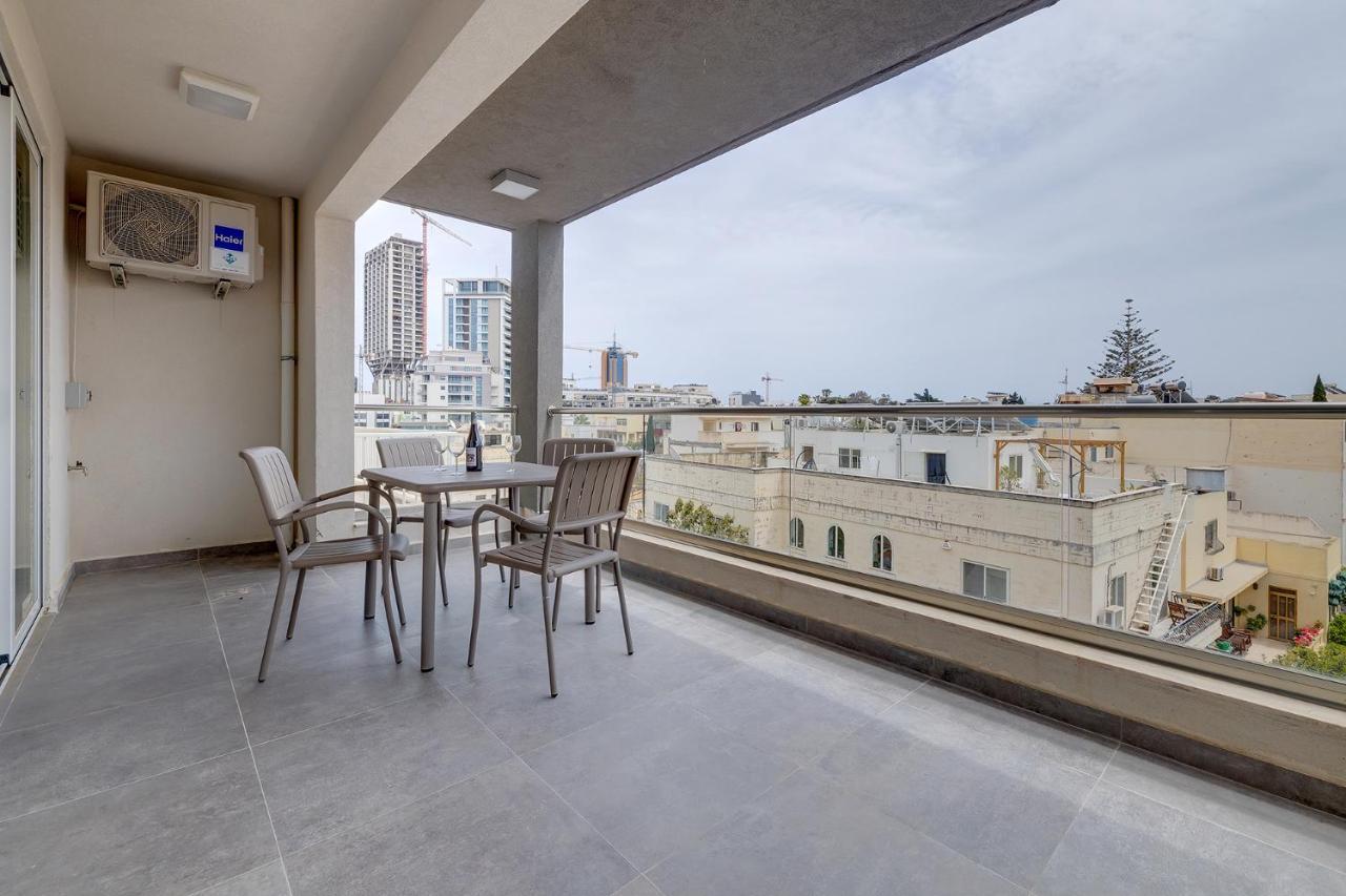 Splendid 2Br Apartment, Steps To St Georges Bay Saint Julian's Екстериор снимка