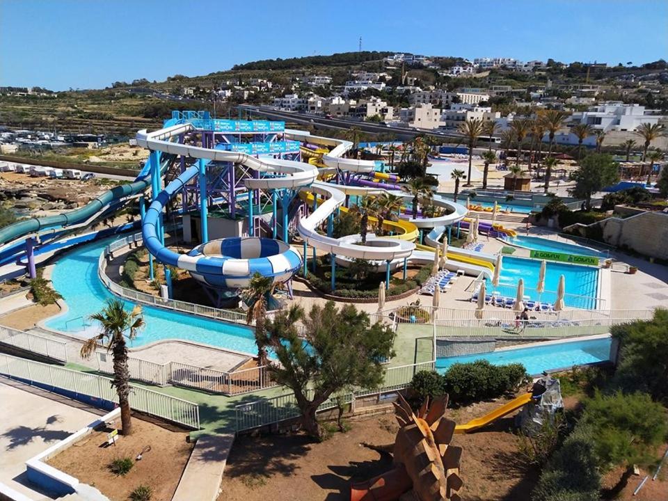 Splendid 2Br Apartment, Steps To St Georges Bay Saint Julian's Екстериор снимка